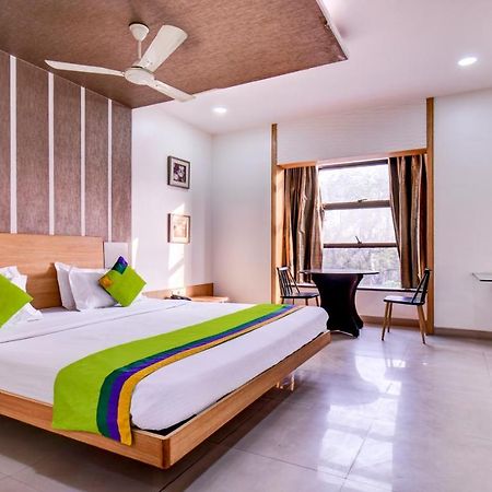 Treebo Admiral Suites New Usmanpura Аурангабад Екстериор снимка