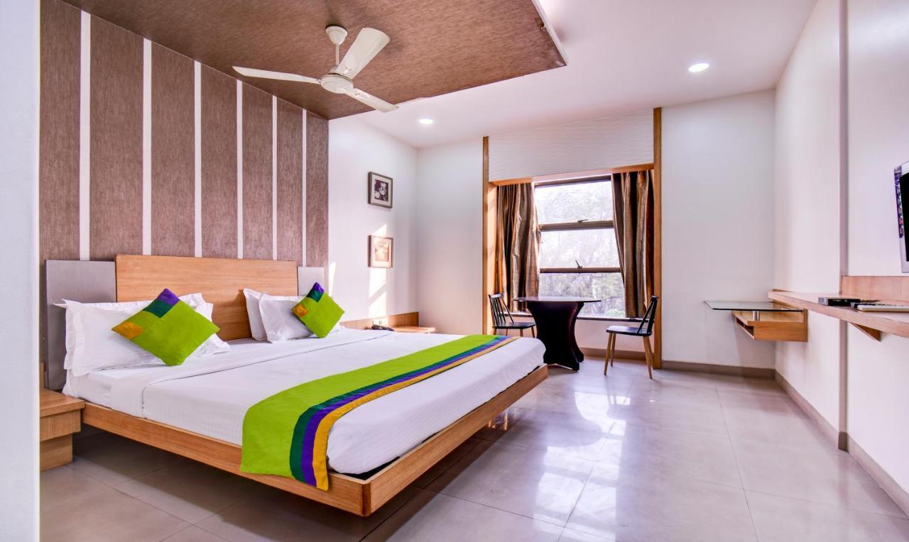 Treebo Admiral Suites New Usmanpura Аурангабад Екстериор снимка