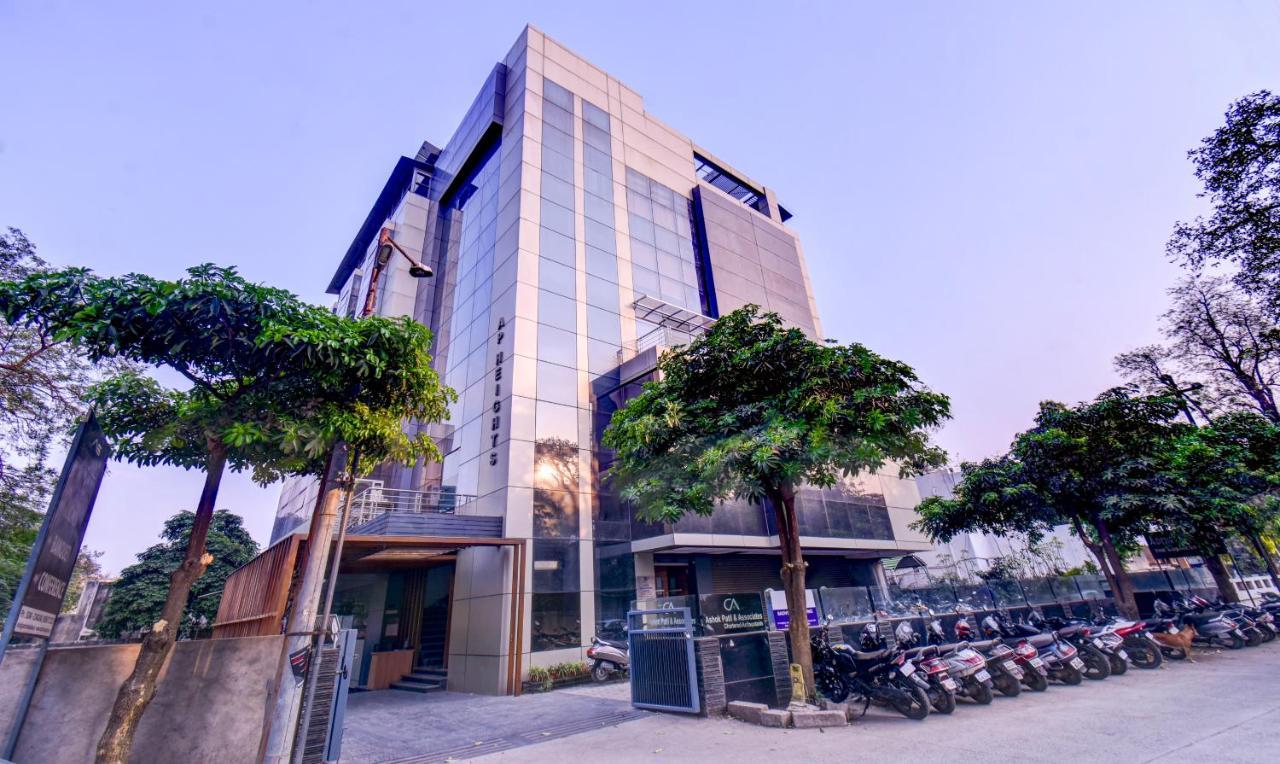 Treebo Admiral Suites New Usmanpura Аурангабад Екстериор снимка