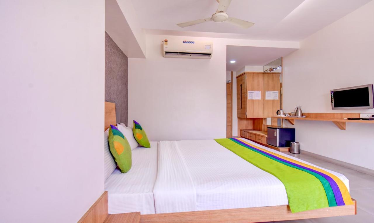 Treebo Admiral Suites New Usmanpura Аурангабад Екстериор снимка