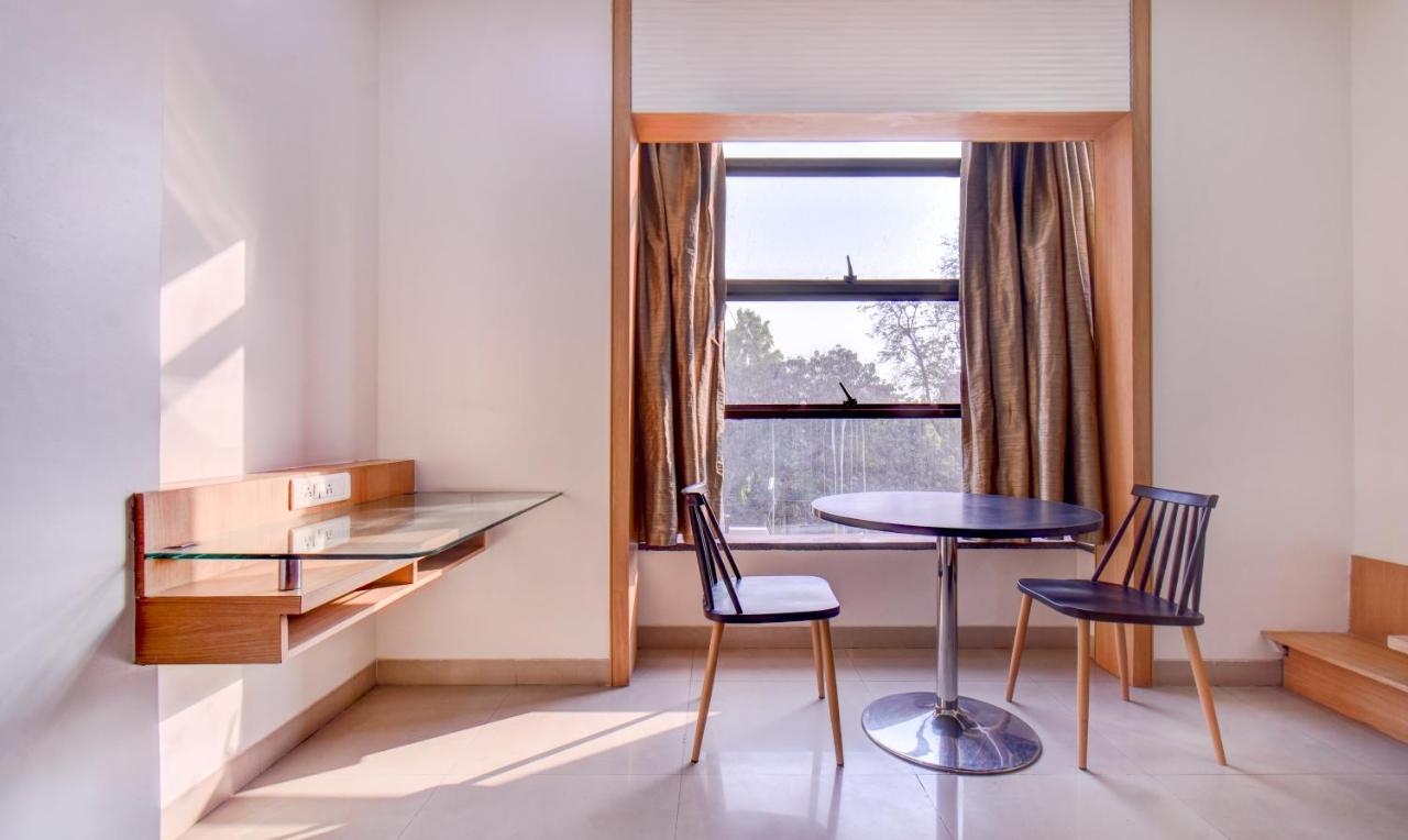 Treebo Admiral Suites New Usmanpura Аурангабад Екстериор снимка