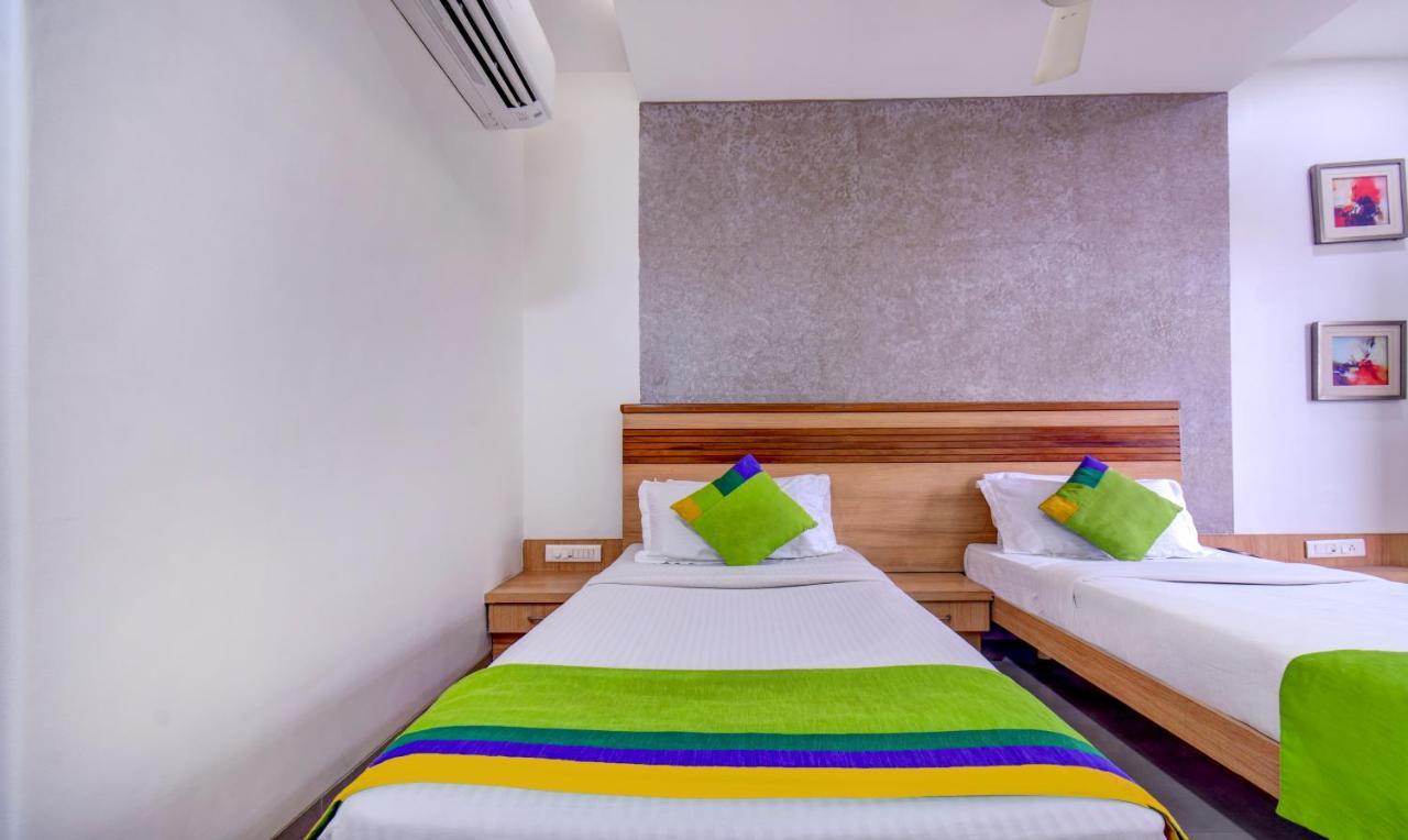 Treebo Admiral Suites New Usmanpura Аурангабад Екстериор снимка