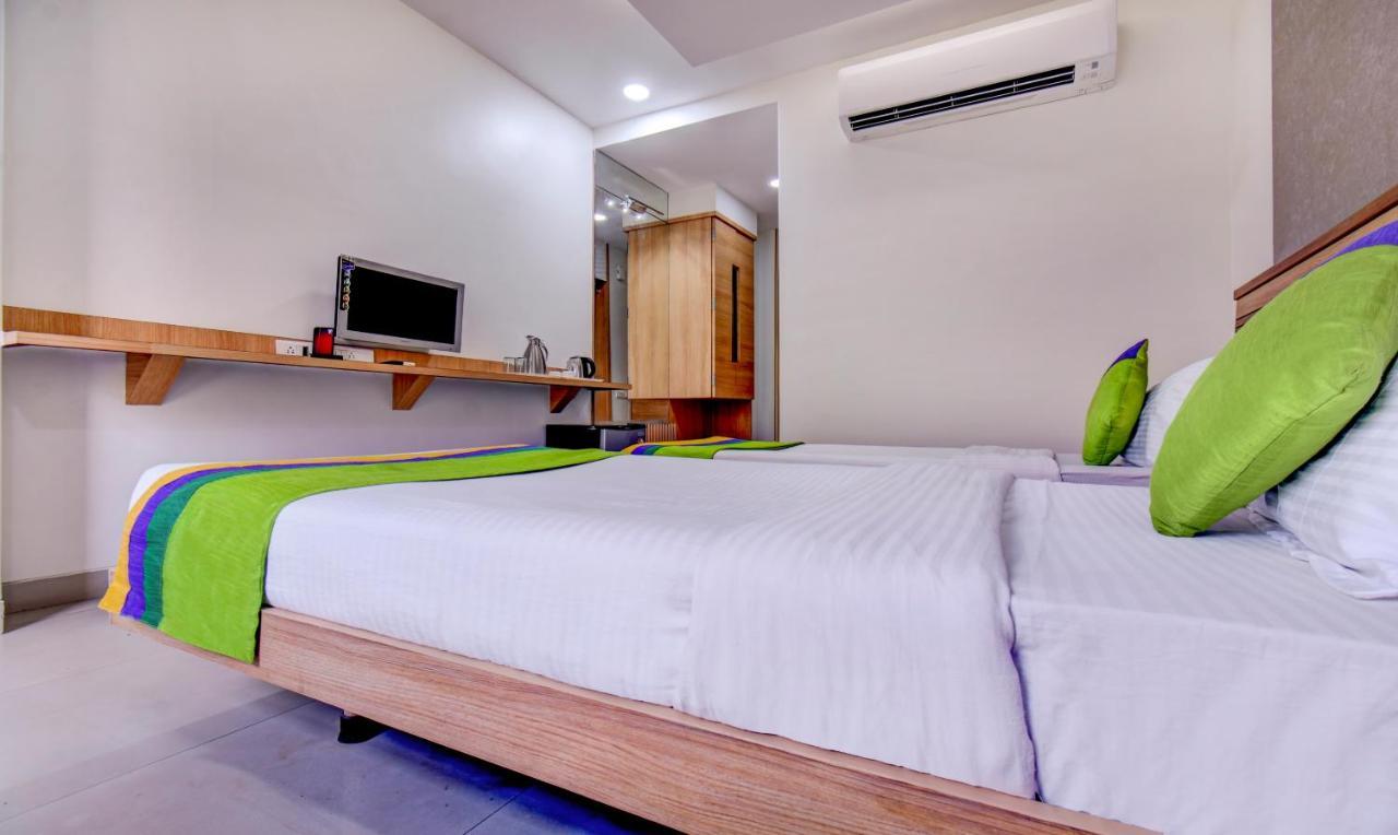 Treebo Admiral Suites New Usmanpura Аурангабад Екстериор снимка