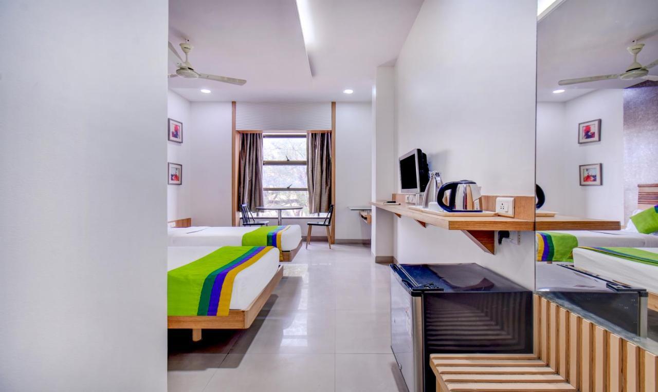 Treebo Admiral Suites New Usmanpura Аурангабад Екстериор снимка