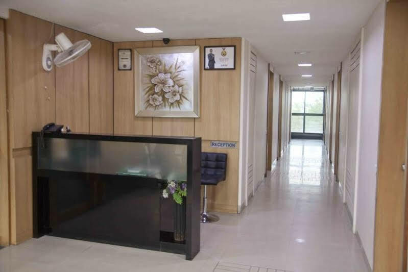 Treebo Admiral Suites New Usmanpura Аурангабад Екстериор снимка