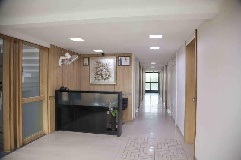 Treebo Admiral Suites New Usmanpura Аурангабад Екстериор снимка